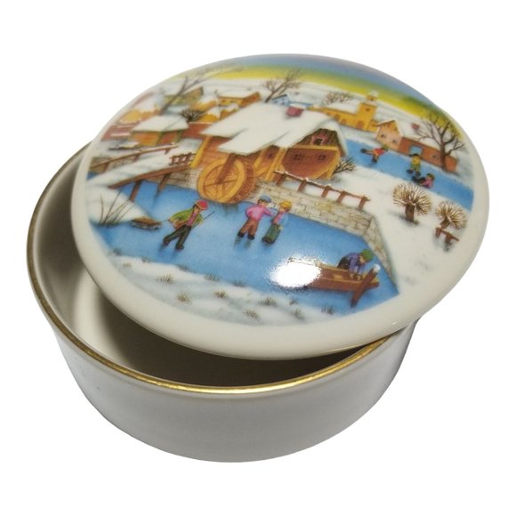 Collectible Lidded Round Trinket Box, With a Snow Village Scene by Picard China - Picture 2 of 9